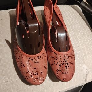 THE FLEXX Coral Laser-Cut Wedge Slingbacks